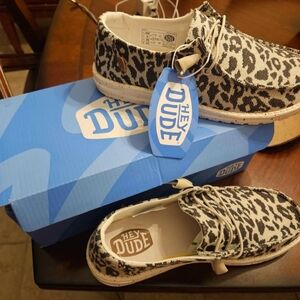 Brand new - size 8 hey dude